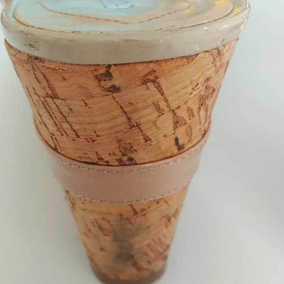 Guess Cork 4 Inche Heels - Picture 13 of 16